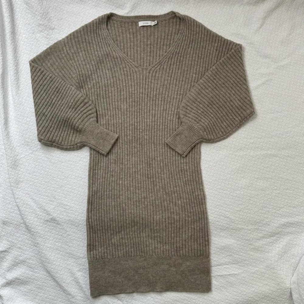 Lush Ribbed Knit V-Neck Balloon Sleeve Sweater Dress Taupe Brown Small